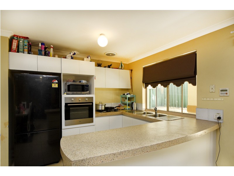 4 BENIA RISE, Alexander Heights WA 6064