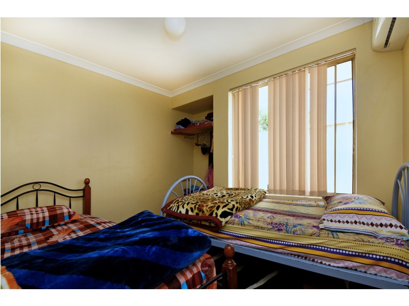 4 BENIA RISE, Alexander Heights WA 6064