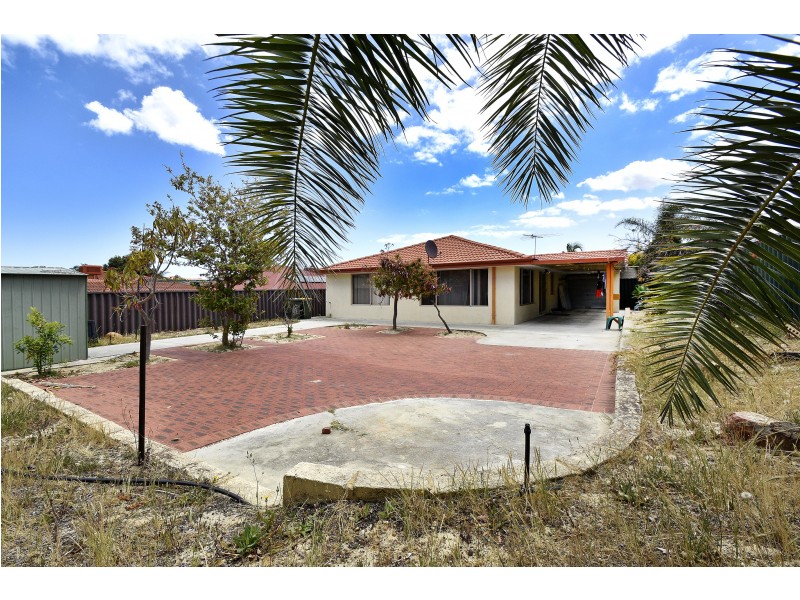 4 BENIA RISE, Alexander Heights WA 6064