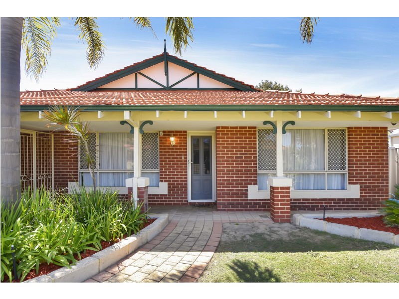 4 RAINTREE RISE, Marangaroo WA 6064