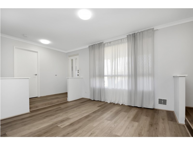 4 RAINTREE RISE, Marangaroo WA 6064