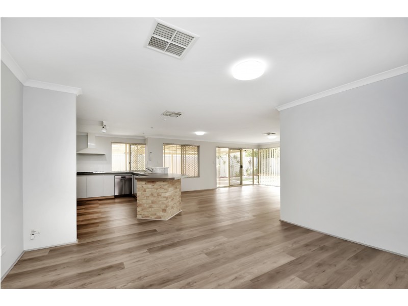 4 RAINTREE RISE, Marangaroo WA 6064