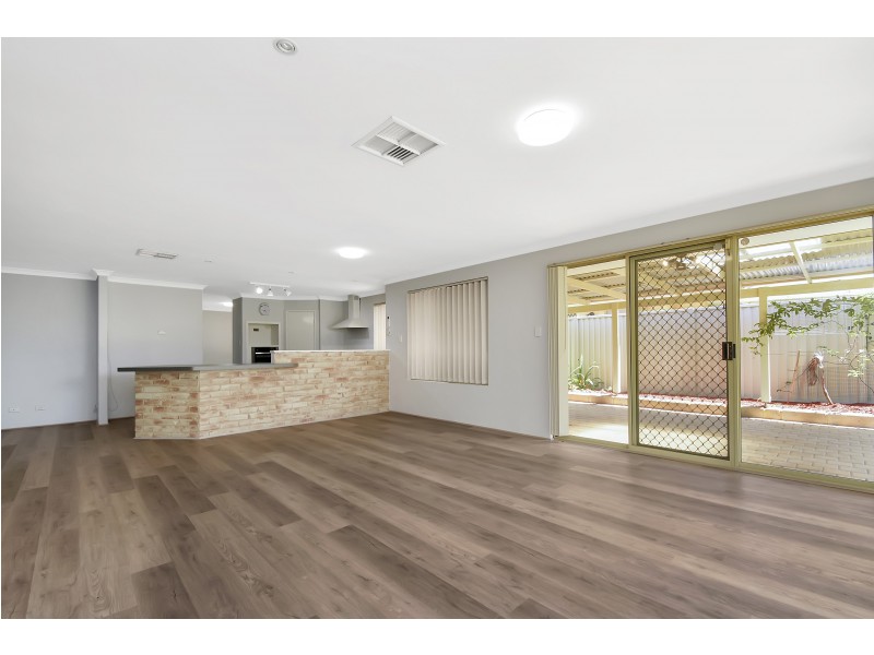 4 RAINTREE RISE, Marangaroo WA 6064