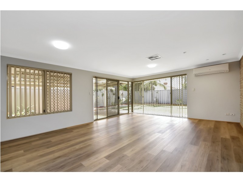 4 RAINTREE RISE, Marangaroo WA 6064