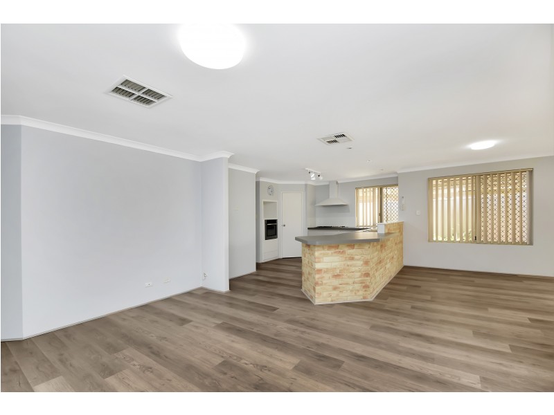 4 RAINTREE RISE, Marangaroo WA 6064