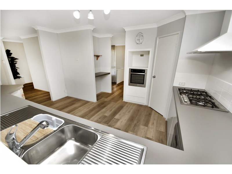 4 RAINTREE RISE, Marangaroo WA 6064