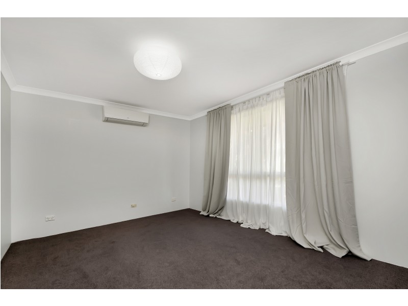 4 RAINTREE RISE, Marangaroo WA 6064