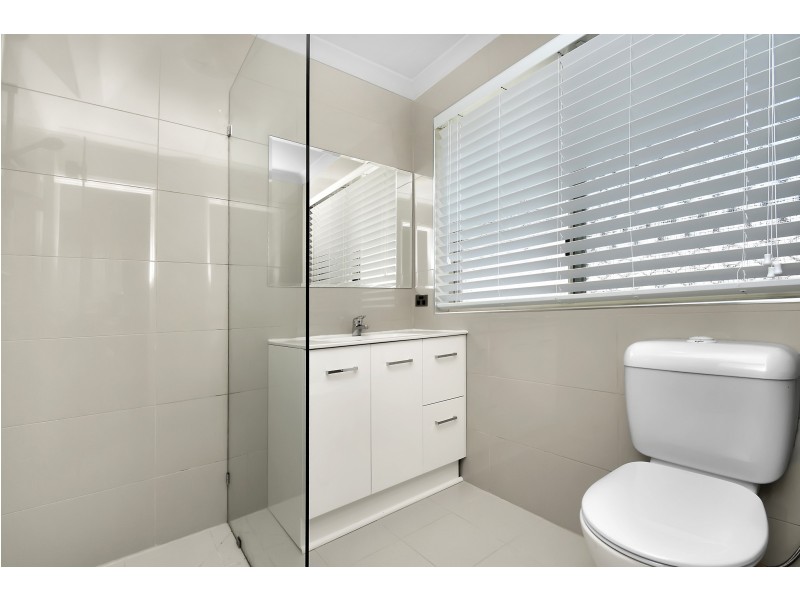 4 RAINTREE RISE, Marangaroo WA 6064