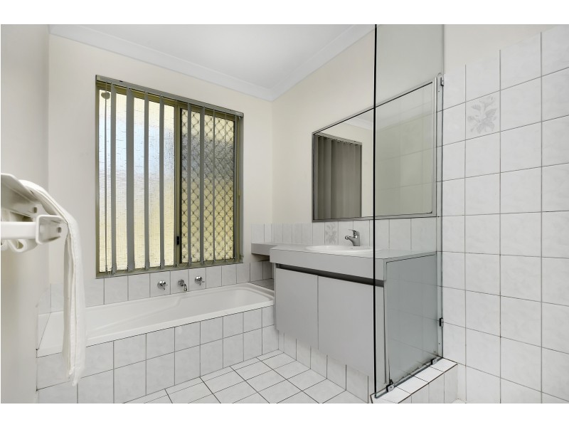 4 RAINTREE RISE, Marangaroo WA 6064