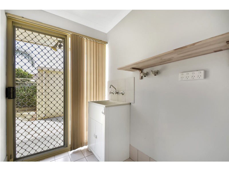 4 RAINTREE RISE, Marangaroo WA 6064