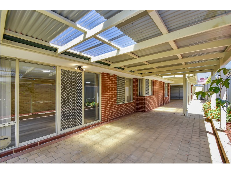 4 RAINTREE RISE, Marangaroo WA 6064
