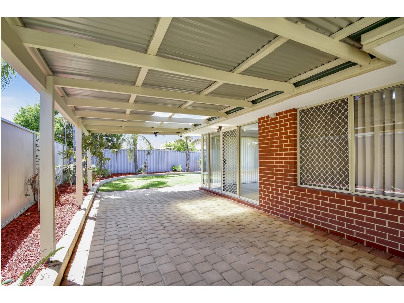 4 RAINTREE RISE, Marangaroo WA 6064