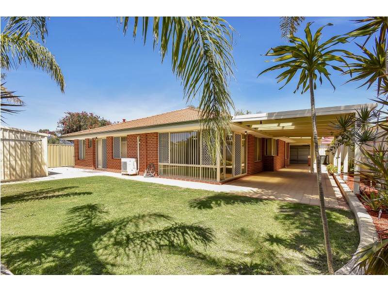 4 RAINTREE RISE, Marangaroo WA 6064