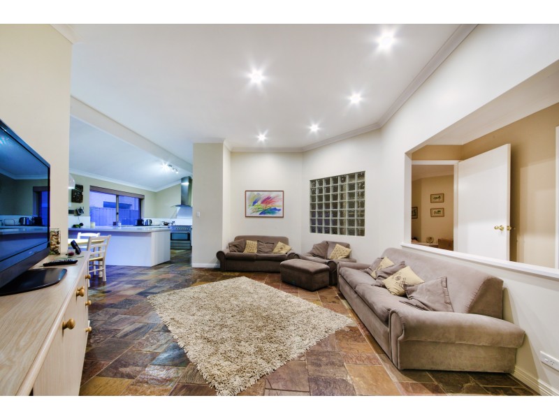 161 SUMMERLAKES PARADE, Ballajura WA 6066