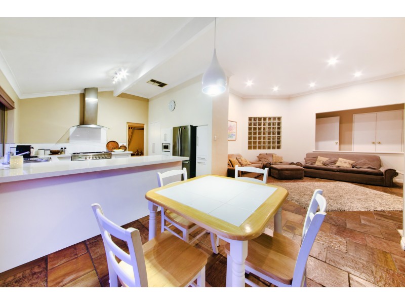 161 SUMMERLAKES PARADE, Ballajura WA 6066