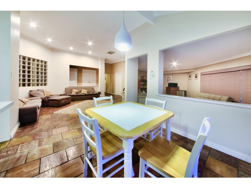 161 SUMMERLAKES PARADE, Ballajura WA 6066