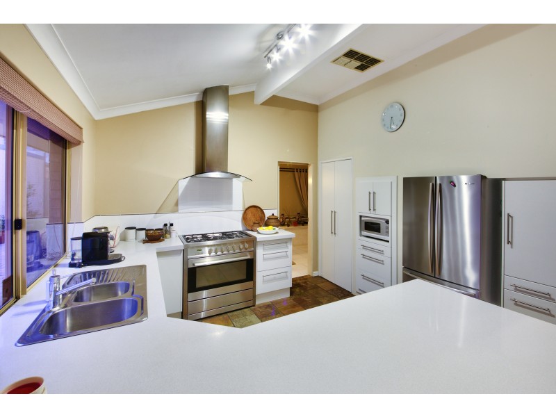 161 SUMMERLAKES PARADE, Ballajura WA 6066