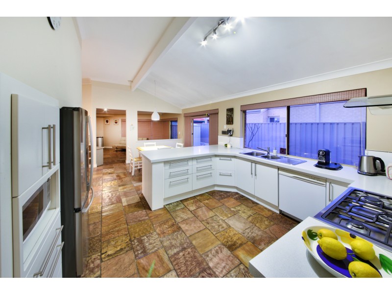 161 SUMMERLAKES PARADE, Ballajura WA 6066
