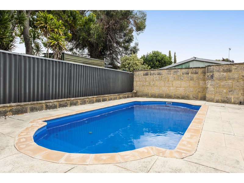 21 HANNABY STREET, Dianella WA 6059