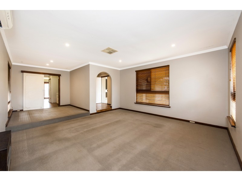 21 HANNABY STREET, Dianella WA 6059