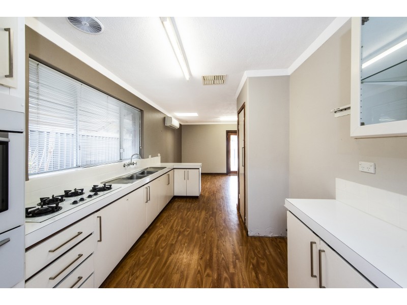 21 HANNABY STREET, Dianella WA 6059