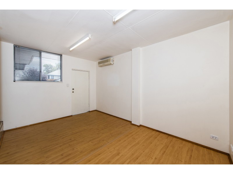 21 HANNABY STREET, Dianella WA 6059