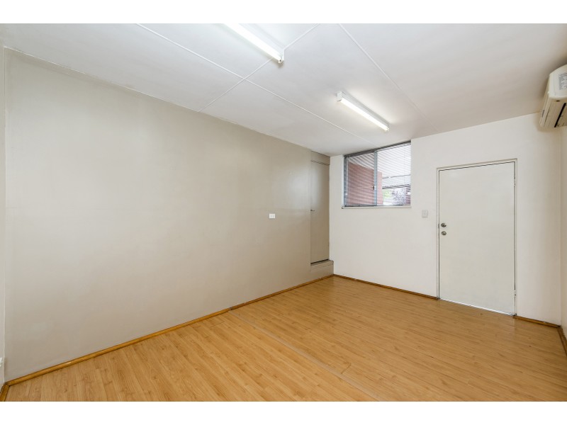 21 HANNABY STREET, Dianella WA 6059