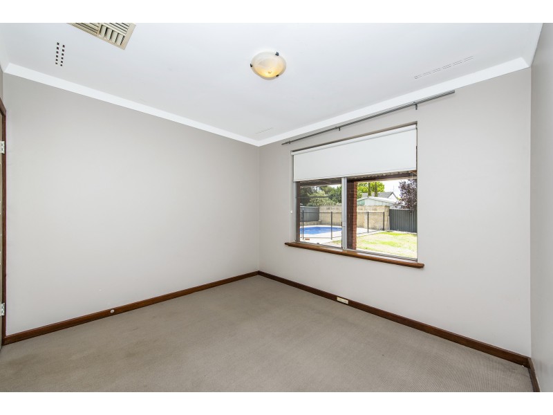 21 HANNABY STREET, Dianella WA 6059