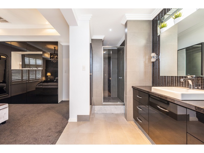 49 LYNMOUTH ROAD, Dianella WA 6059