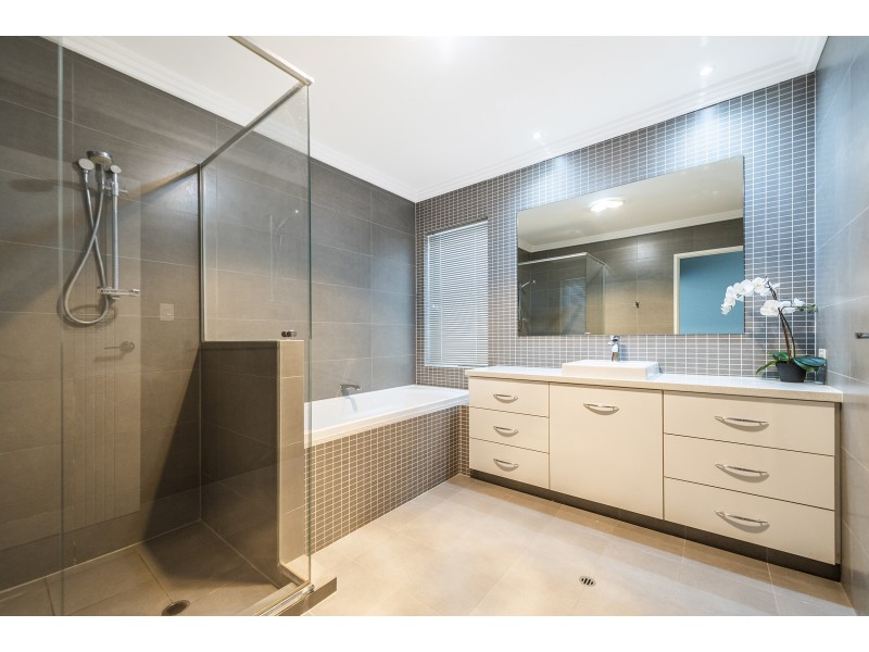 49 LYNMOUTH ROAD, Dianella WA 6059