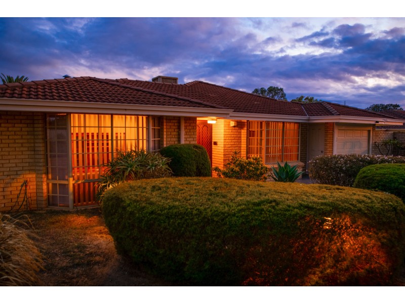 77 Addington Way, Marangaroo WA 6064