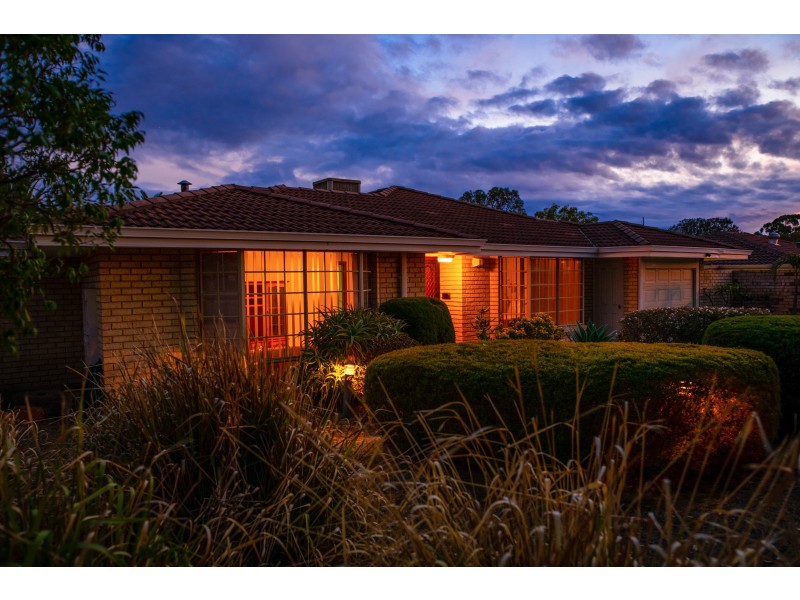 77 Addington Way, Marangaroo WA 6064