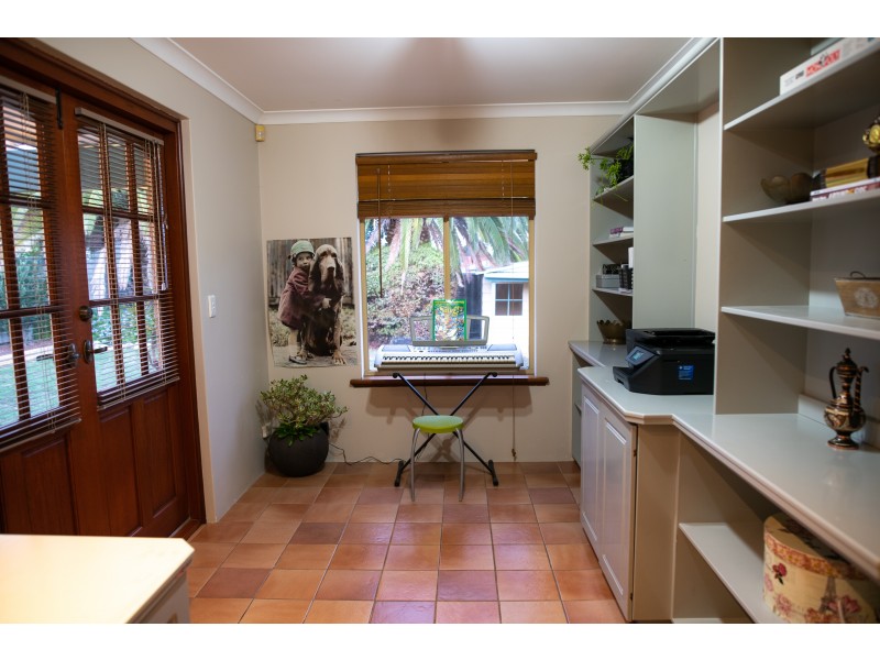 77 Addington Way, Marangaroo WA 6064