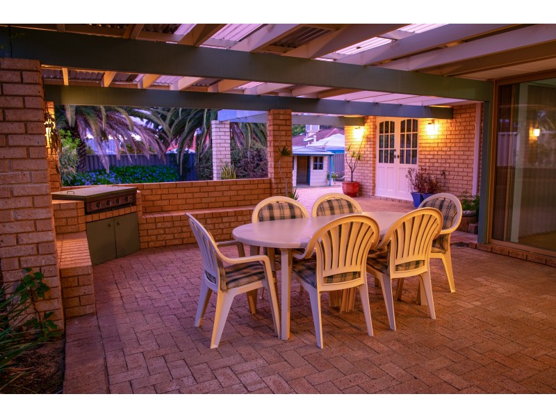 77 Addington Way, Marangaroo WA 6064