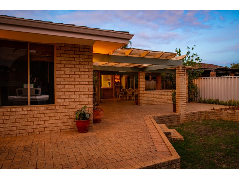 77 Addington Way, Marangaroo WA 6064