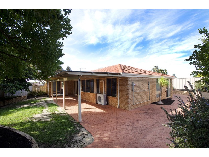 15 CARMIL PLACE, Alexander Heights WA 6064