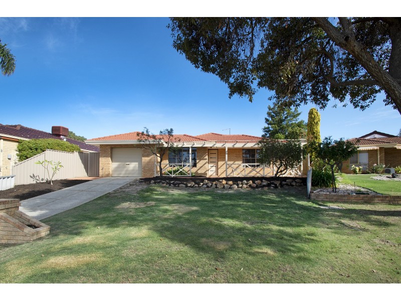 15 CARMIL PLACE, Alexander Heights WA 6064