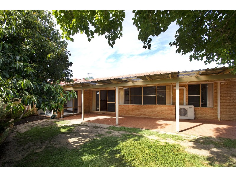 15 CARMIL PLACE, Alexander Heights WA 6064