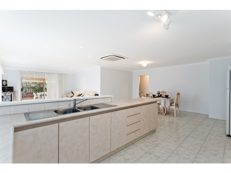 9 EVEREST WAY, Alexander Heights WA 6064