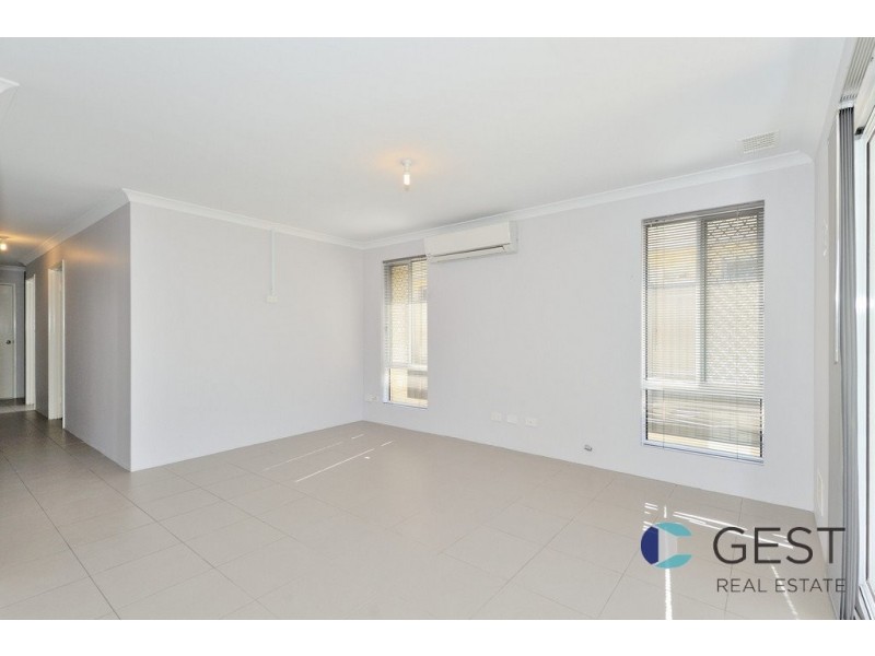 92 SEMERWATER CRESCENT, Aveley WA 6069