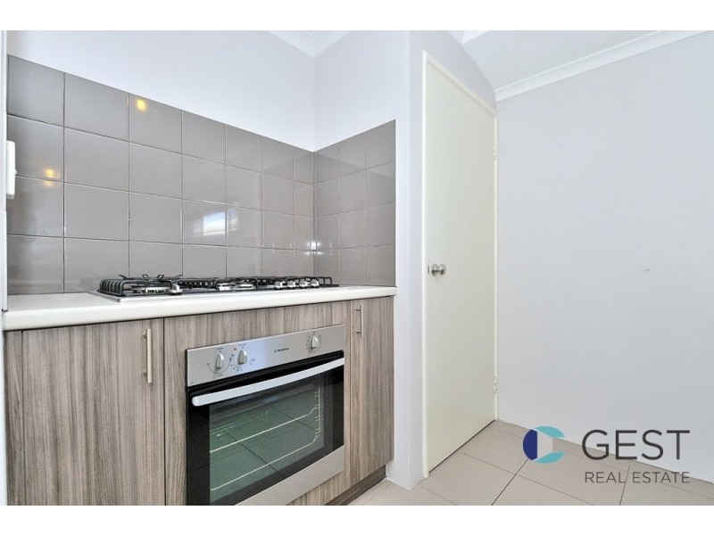 92 SEMERWATER CRESCENT, Aveley WA 6069