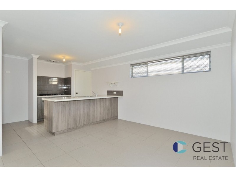 92 SEMERWATER CRESCENT, Aveley WA 6069