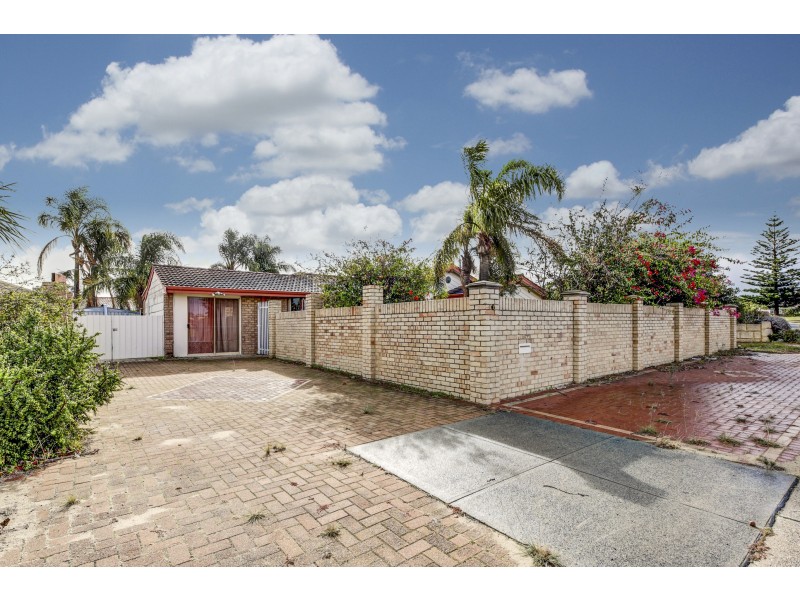 7 ULCOMBE STREET, Marangaroo WA 6064