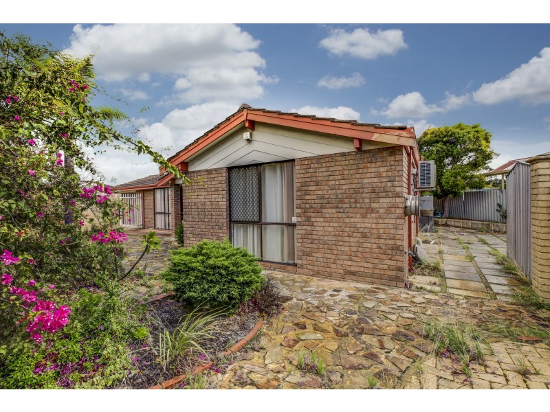 7 ULCOMBE STREET, Marangaroo WA 6064