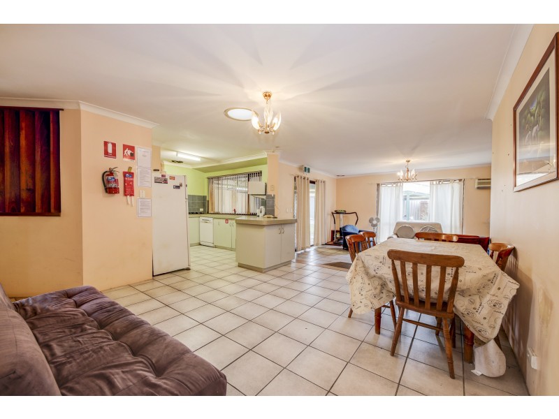 7 ULCOMBE STREET, Marangaroo WA 6064