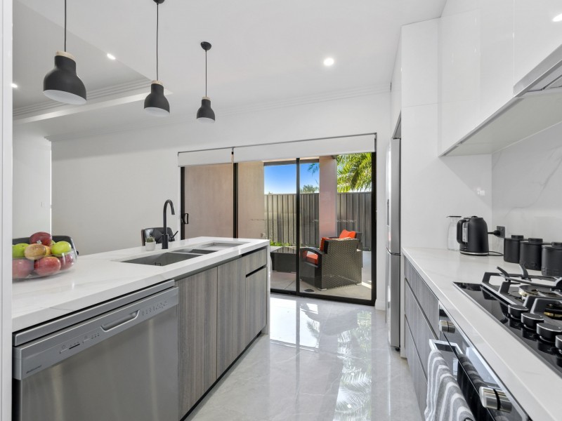 B/81 FERNHURST CRESCENT, Balga WA 6061