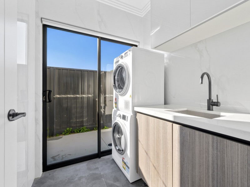 B/81 FERNHURST CRESCENT, Balga WA 6061