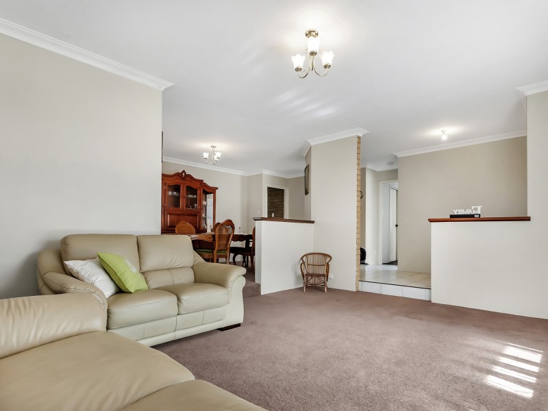 26 MUDLARK CRESCENT, Ballajura WA 6066