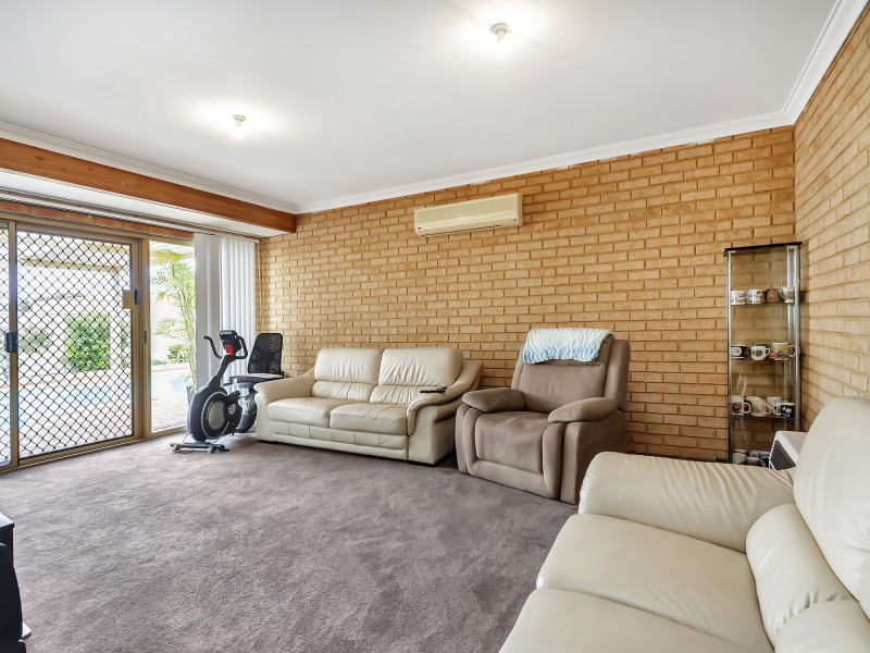 26 MUDLARK CRESCENT, Ballajura WA 6066