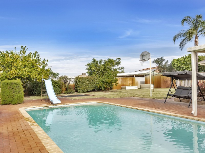 26 MUDLARK CRESCENT, Ballajura WA 6066